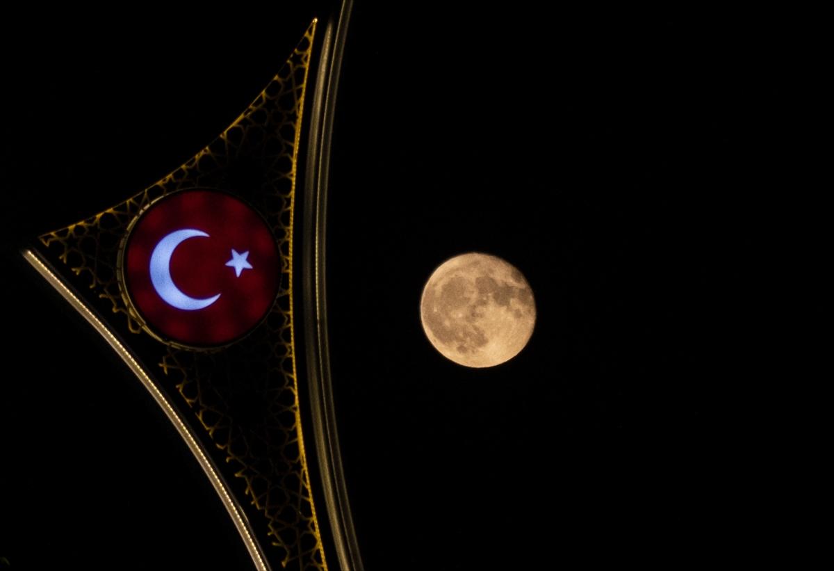 Ankara'da dolunay - Dikmen Vadisi