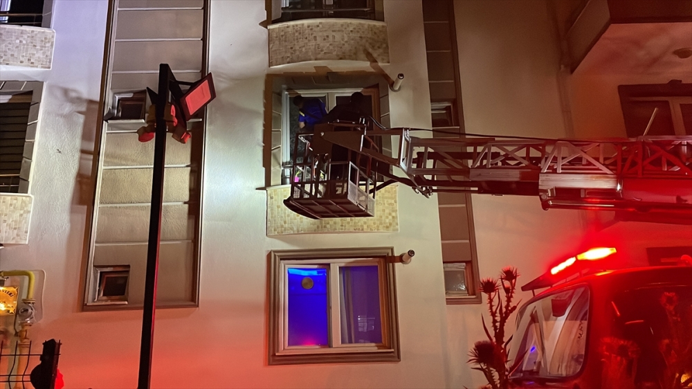 Kütahya'da doğal gazdan etkilenen kadını ekipler kurtardı