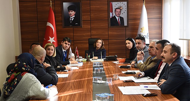 Vali Funda Kocabıyık "Halk Günü" Programında Görüştüğü Vatandaşların Taleplerini Dinledi