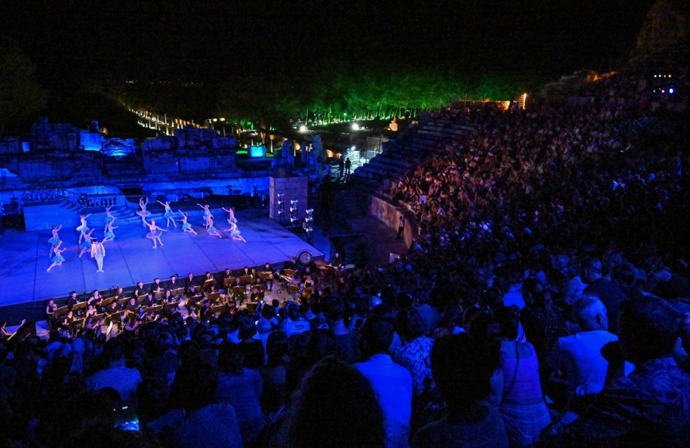 Efes Opera ve Bale Festivali "Uyuyan Güzel" balesiyle başladı