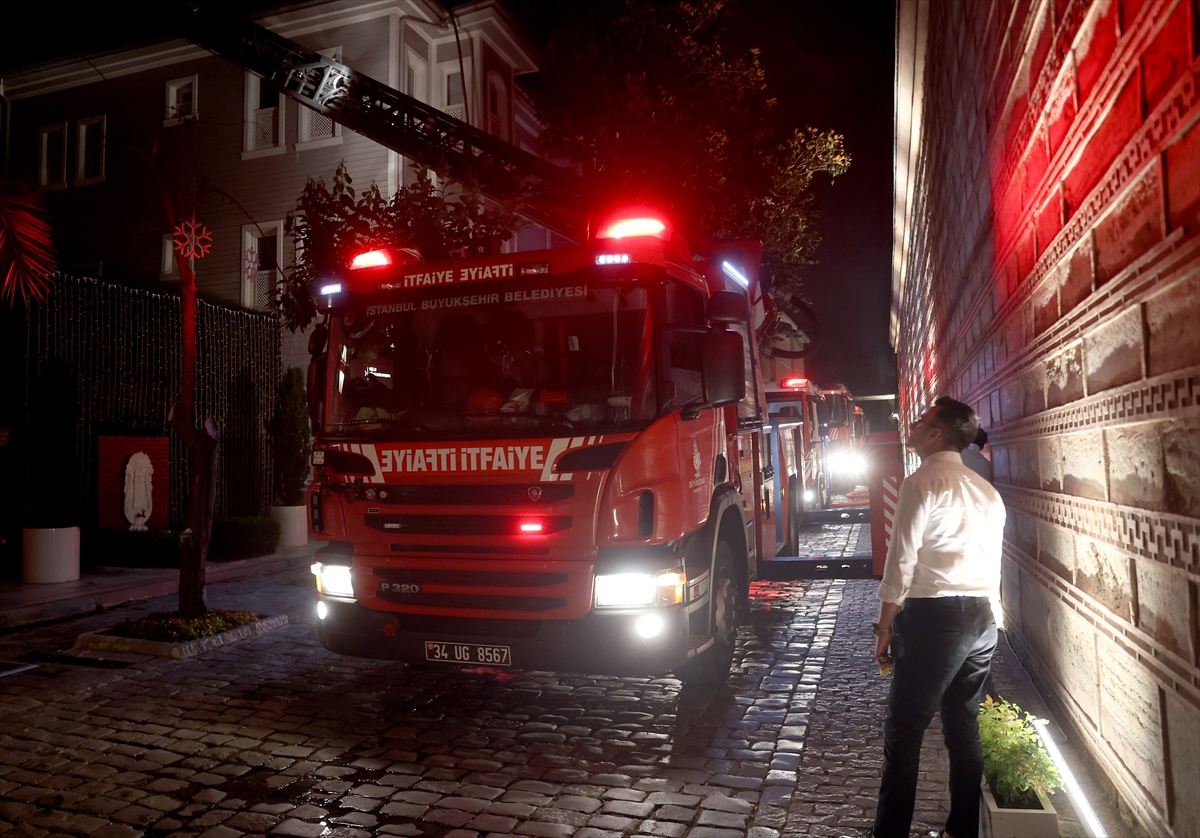 İSTANBUL - Topkapı Sarayı'nın içindeki restoranda yangın çıktı