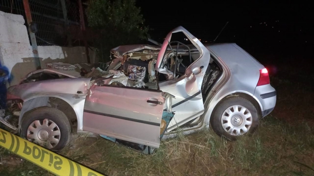 Aydın'da traktörle çarpışan otomobildeki 2 kişi öldü, 2 kişi yaralandı