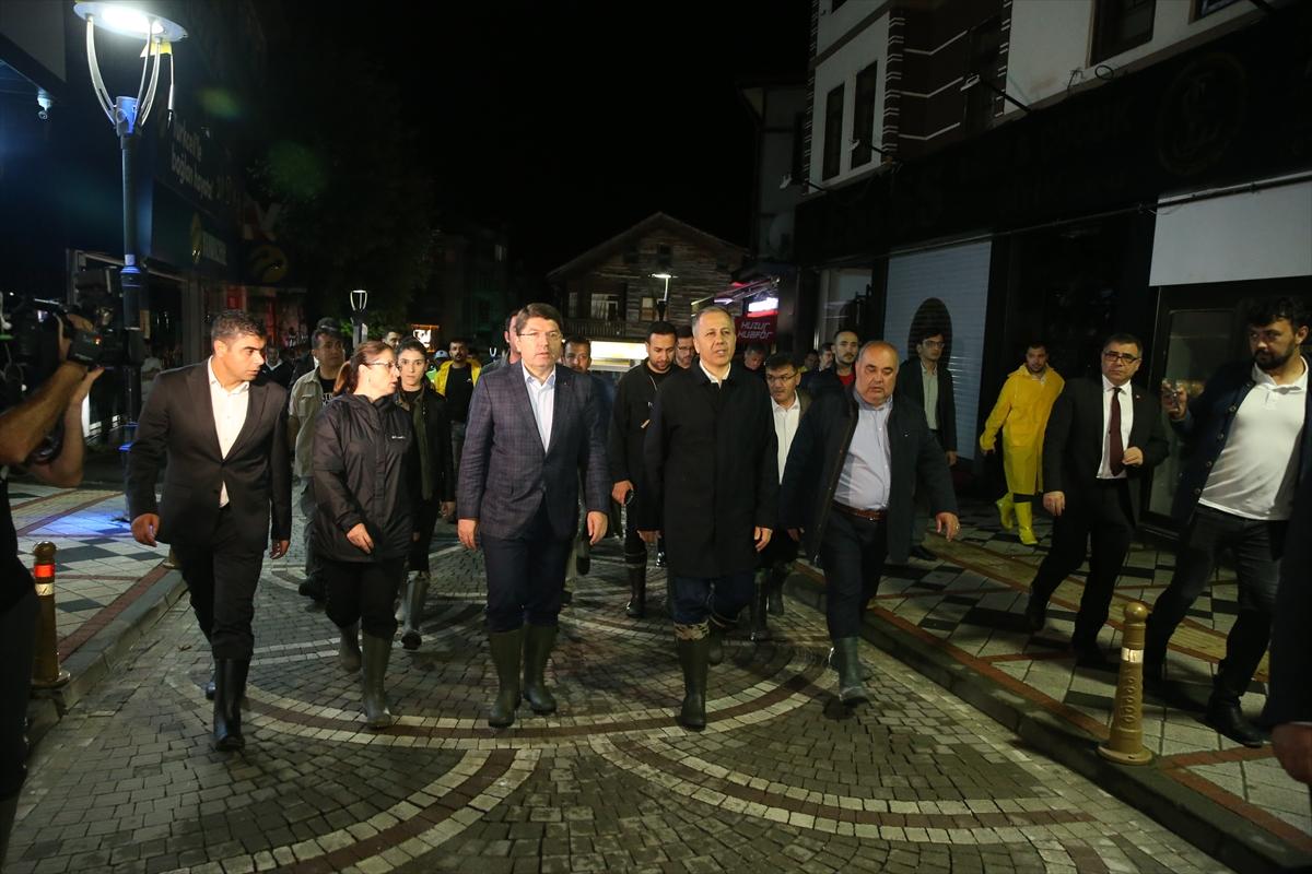 BARTIN - Bakanlar Tunç ve Yerlikaya, selden etkilenen Bartın'da incelemelerde bulundu