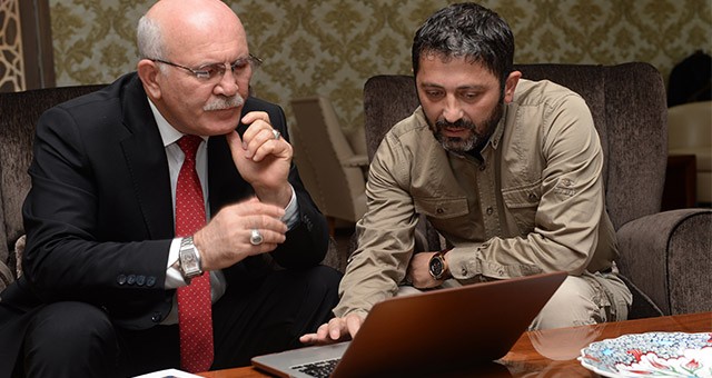 AA'nın "Yılın Fotoğrafları" oylamasına Rektör Savaş’ta Katıldı