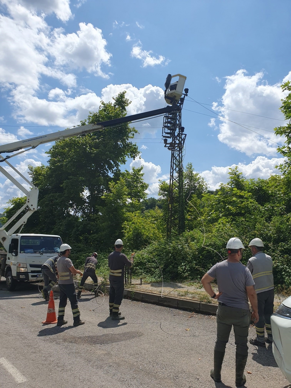 Başkent EDAŞ, selde elektriğin güvenle sağlanması için yoğun çaba harcadı