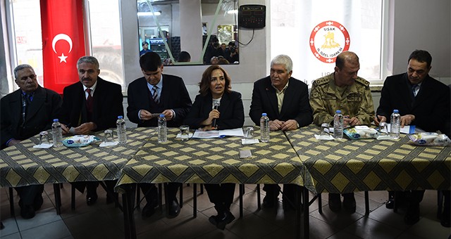 Vali Funda Kocabıyık, Merkez Kaşbelen ve Çınarcık Köylerini Ziyaret Ederek Vatandaşlarla Bir Araya Geldi.