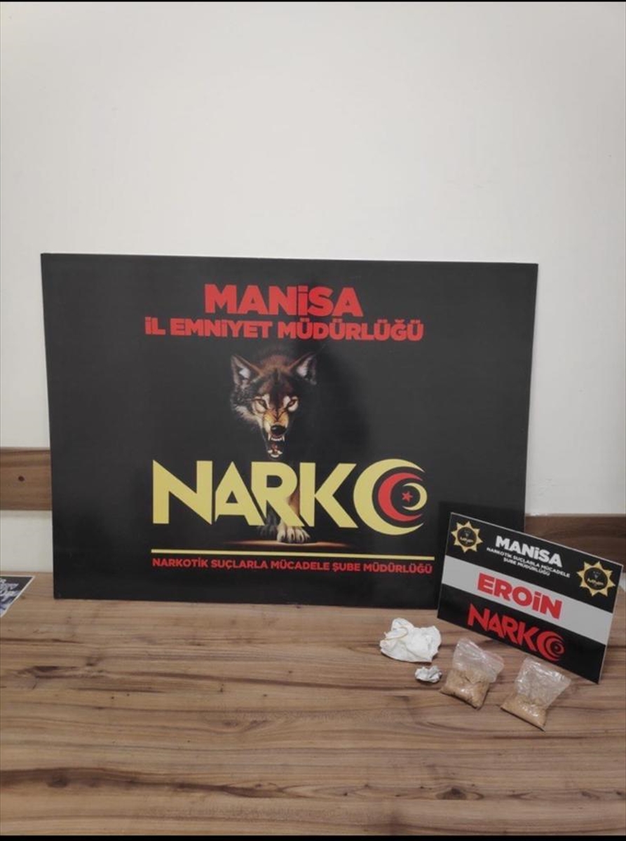 Manisa'da otomobilinde uyuşturucu bulunan kişi yaralandı