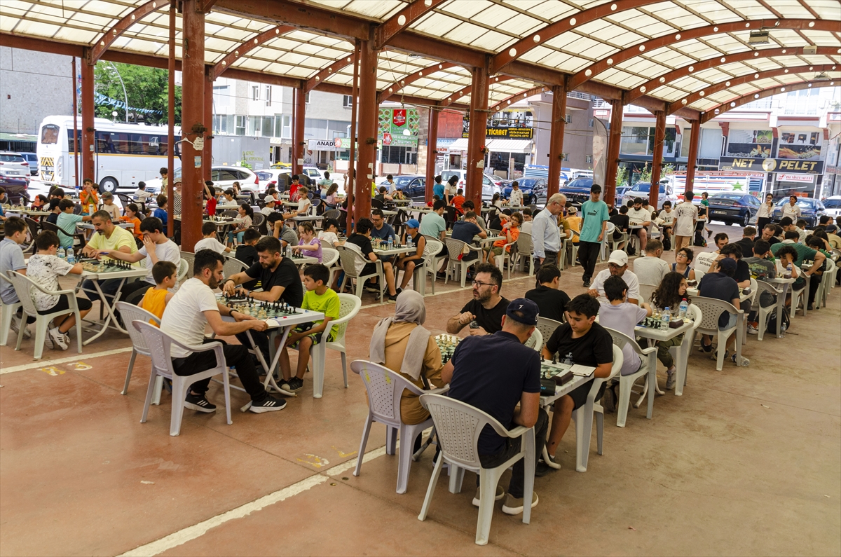 ANKARA - Kahramankazan'da satranç turnuvası düzenlendi
