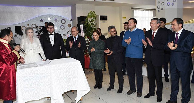Ulaştırma ve Altyapı Bakanı Mehmet Cahit Turhan Uşak’a geldi.