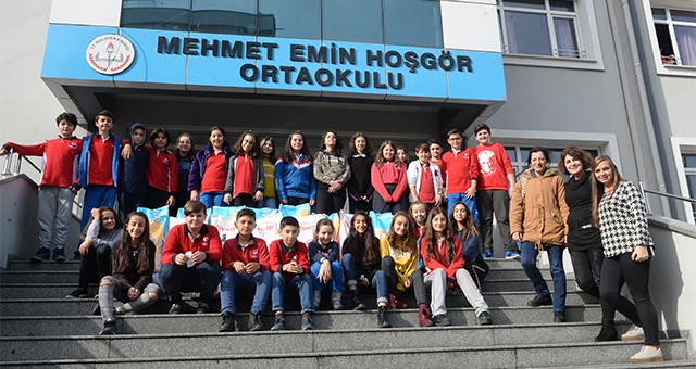 Öğrenciler sokak hayvanlarının umudu oldu
