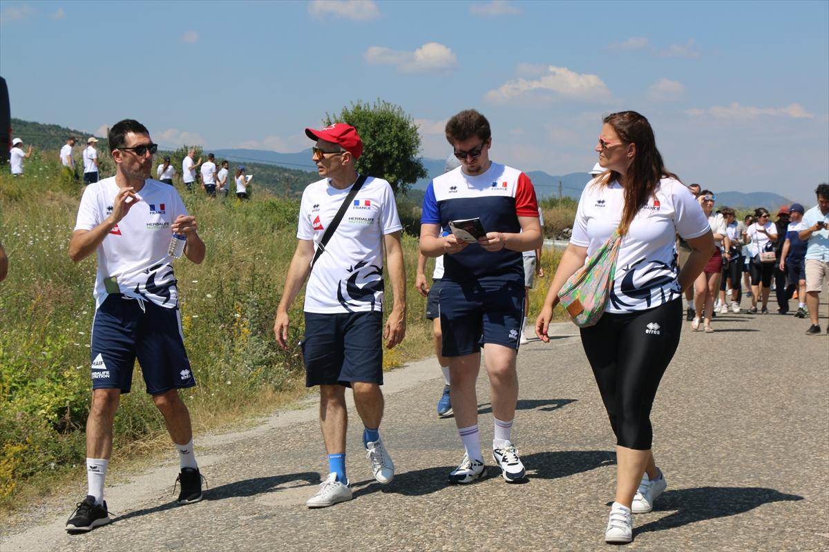 KARABÜK - İşitme engelli milli sporcular Karabük'teki Hadrianopolis Antik Kenti'ni gezdi