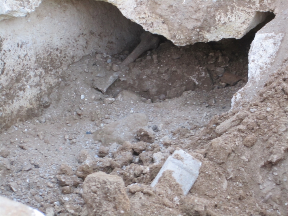 Denizli'de doğal gaz kazısında lahit bulundu