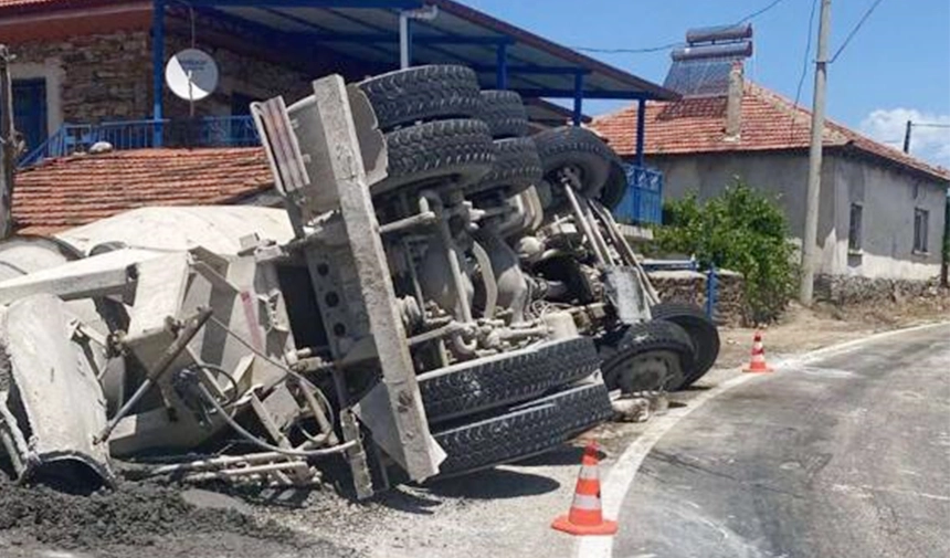 Beton Mikseri Şarampole Devrildi