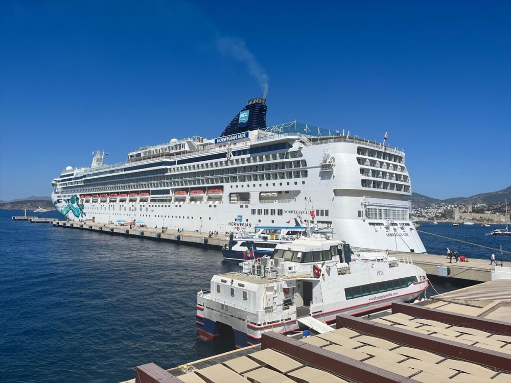 Bodrum'a "Norwegian Jade" kruvaziyeri ile 2 bin 721 turist geldi