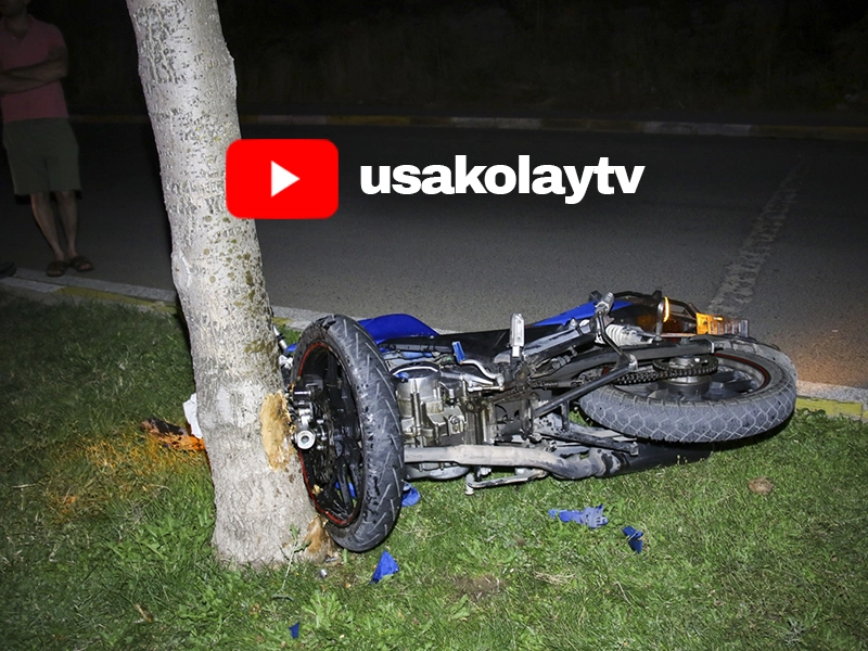 Uşak'ta Motosiklet Ağaca Çarptı: 2 Kişi Yaralandı!