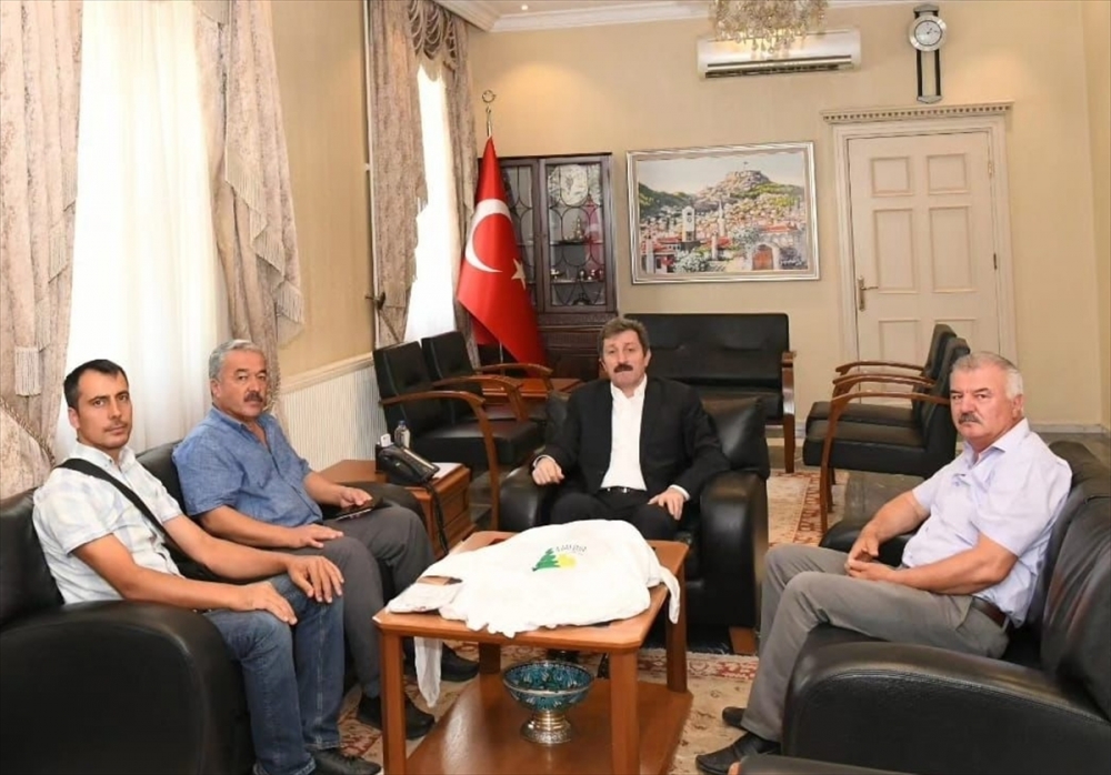 Muğlalı arıcılardan polis ve jandarma ekiplerine koruyucu ekipman desteği