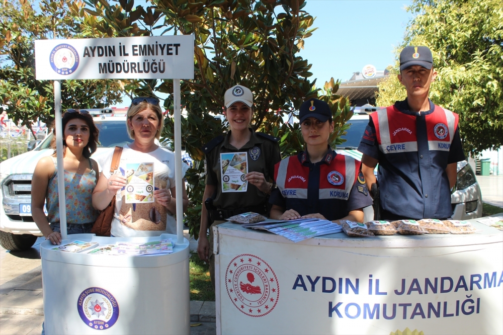 Aydın'da sahipsiz hayvanlar için "bir kap su" etkinliği düzenlendi