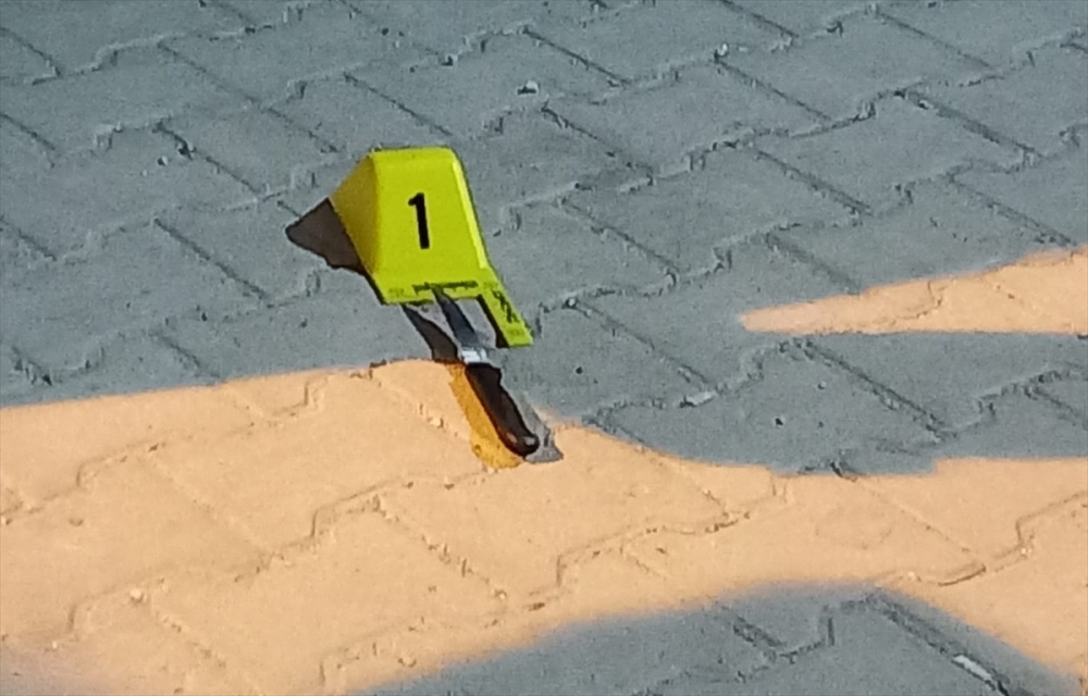 Manisa'da bıçakla yaralanan kişi hastaneye kaldırıldı