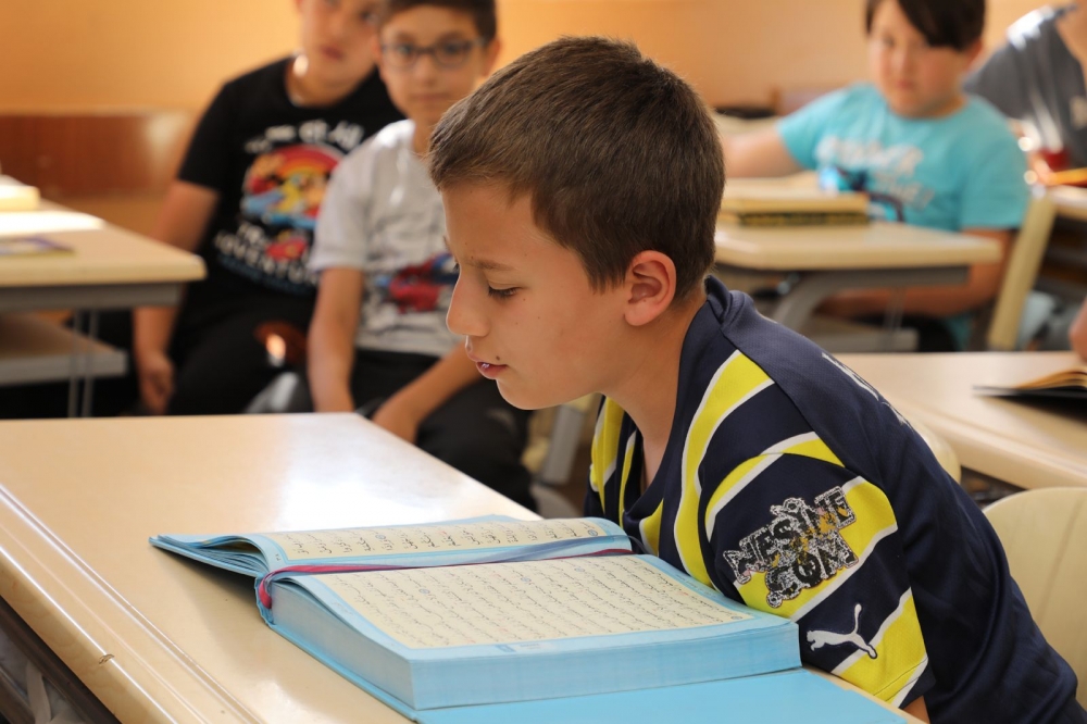 Afyonkarahisar'da Bilgi Evleri'nde birbirinden farklı eğitim programları devam ediyor