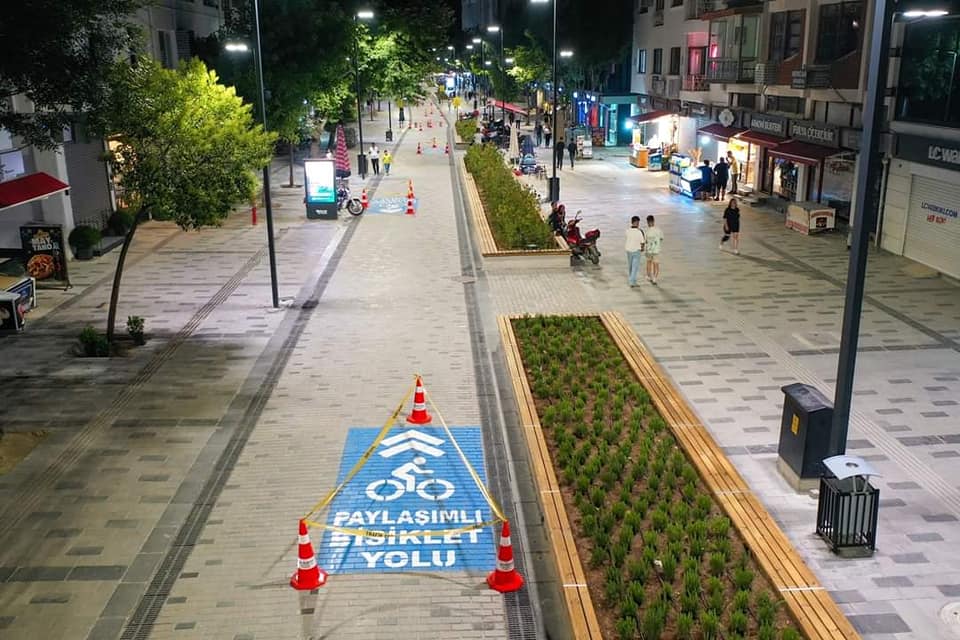 Vatandaş, paylaşımlı bisiklet yolundan şikayetçi