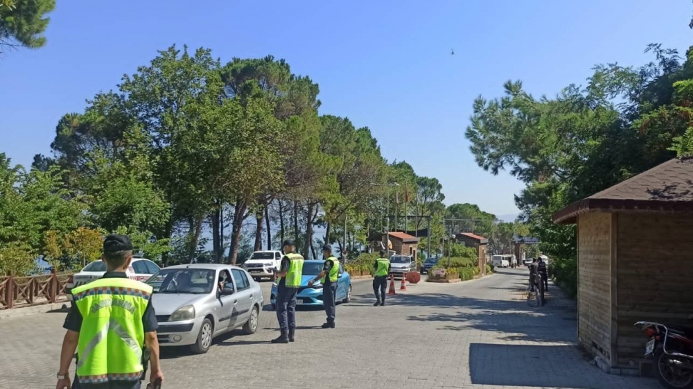 Aydın'da jandarmadan helikopter destekli trafik denetimi