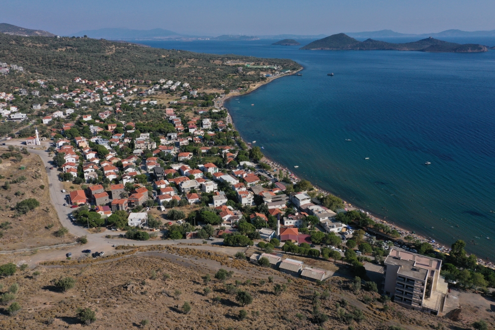 İzmir'de sürekli su kesintisi uygulanan mahallenin sakinleri çözüm bekliyor