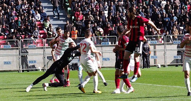Utaş Uşakspor, Deplasmanda Amedsportif Faaliyetlere 2-1 Mağlup Oldu