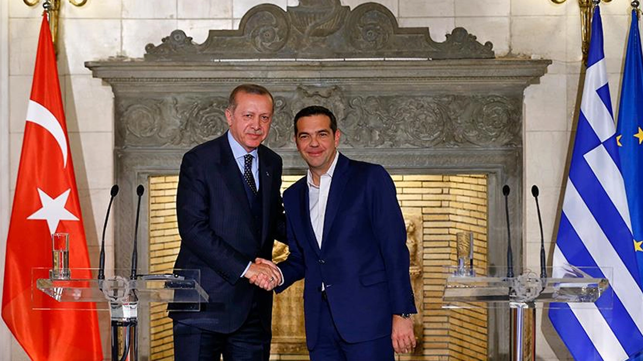 Yunan basını itiraf etti: Türkiye’nin deniz üsleri Yunanistan’ı tehdit ediyor… Cumhurbaşkanı Erdoğan’ı hedef aldı!