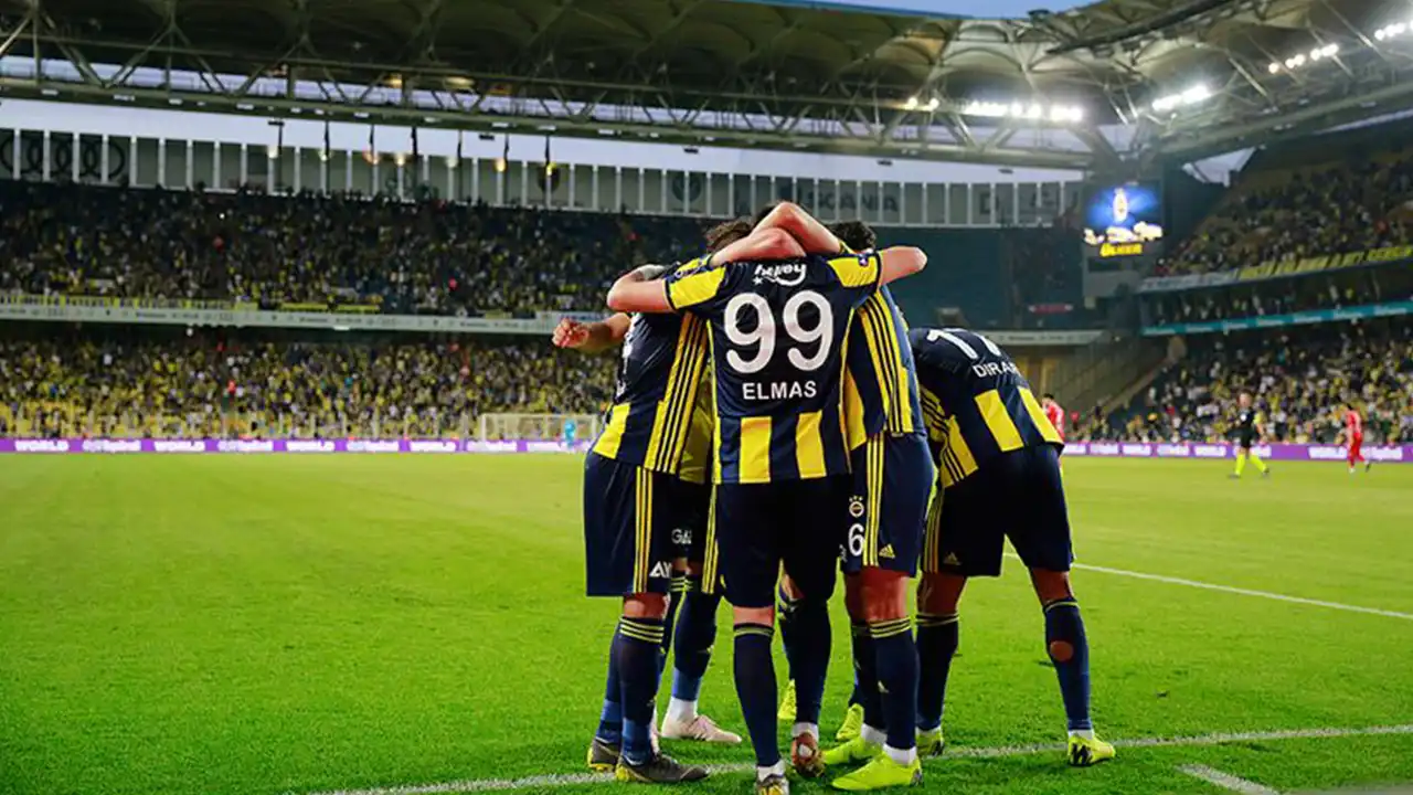 Fenerbahçe kaleci transferini bitiriyor: Uzun süredir peşinde olduğu isimle imza aşamasına gelindi! Fenerbahçe’ye Hırvat