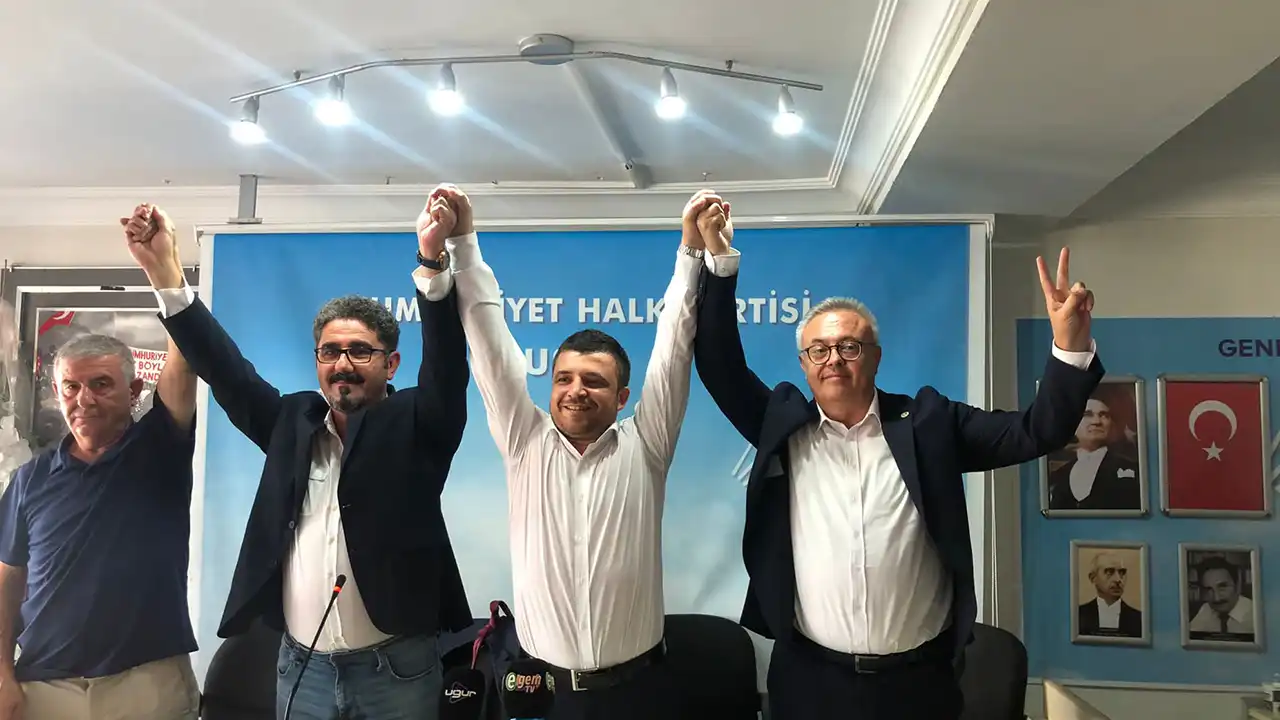 Uşak CHP İl Başkanı Kim Olacak? Kongrede 2 Aday Yarışacak. Bugün Belli Oluyor..
