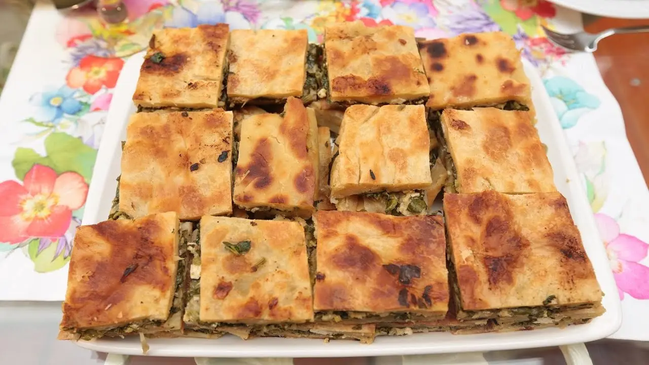 Uşak’ın Efsane Lezzeti.. İşte Ulubey Döndürme Böreği Tarifi!