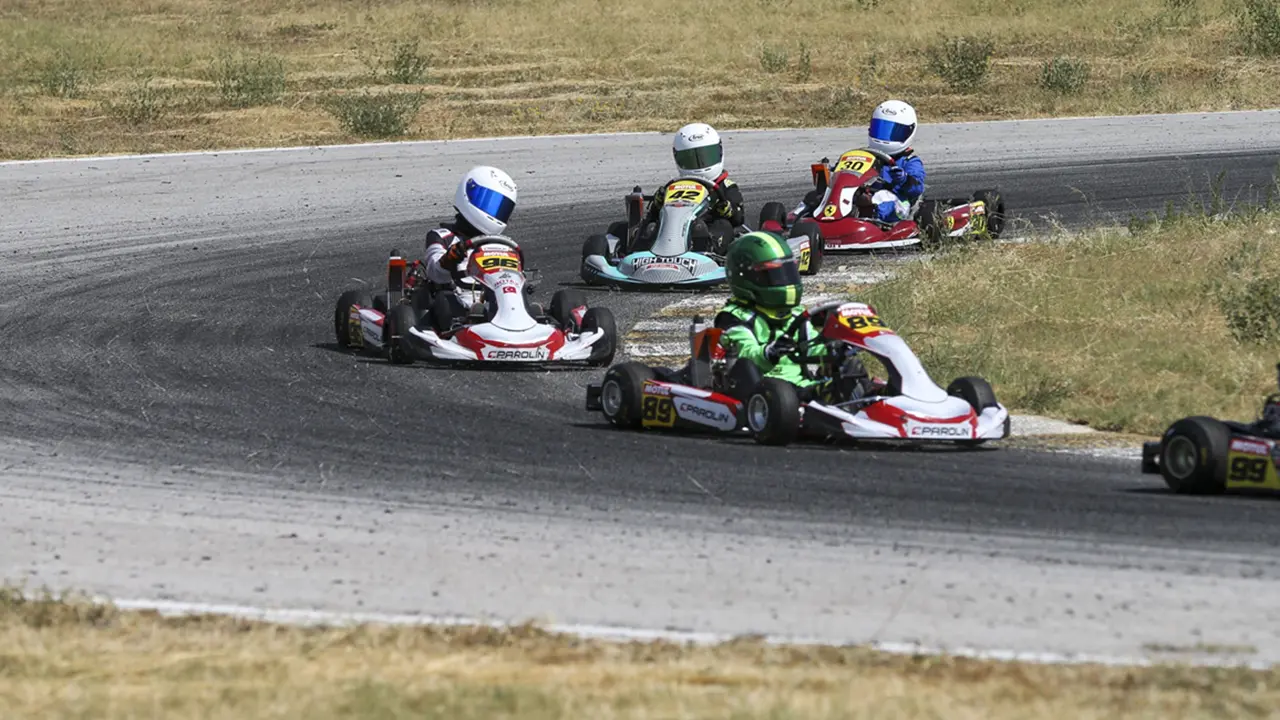 Uşaklı Aileler! UKAMER Sizi Yarış Pistine Davet Ediyor.. Aileler Karting'de Yarışıyor Etkinliği Yapılacak...