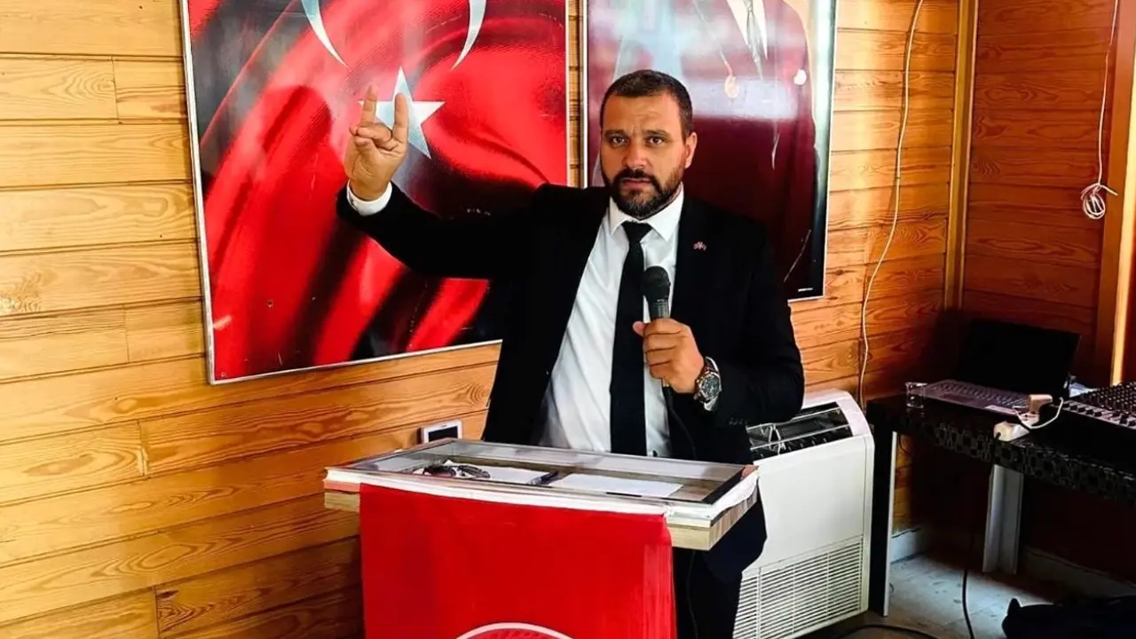 Uşak'ta Eşme MHP İlçede İstifa! İl Başkanı Görevi Bıraktı
