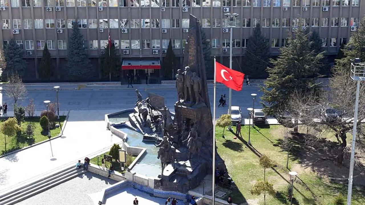 Uşak’ta Mülki İdare Amirlerinin Yerleri Değişti... İşte Gelenler Gidenler!