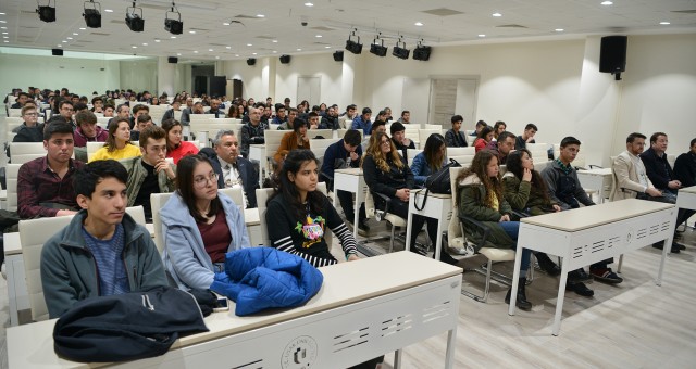 BulUşak Eğitimleri Gençlere Yol Gösteriyor