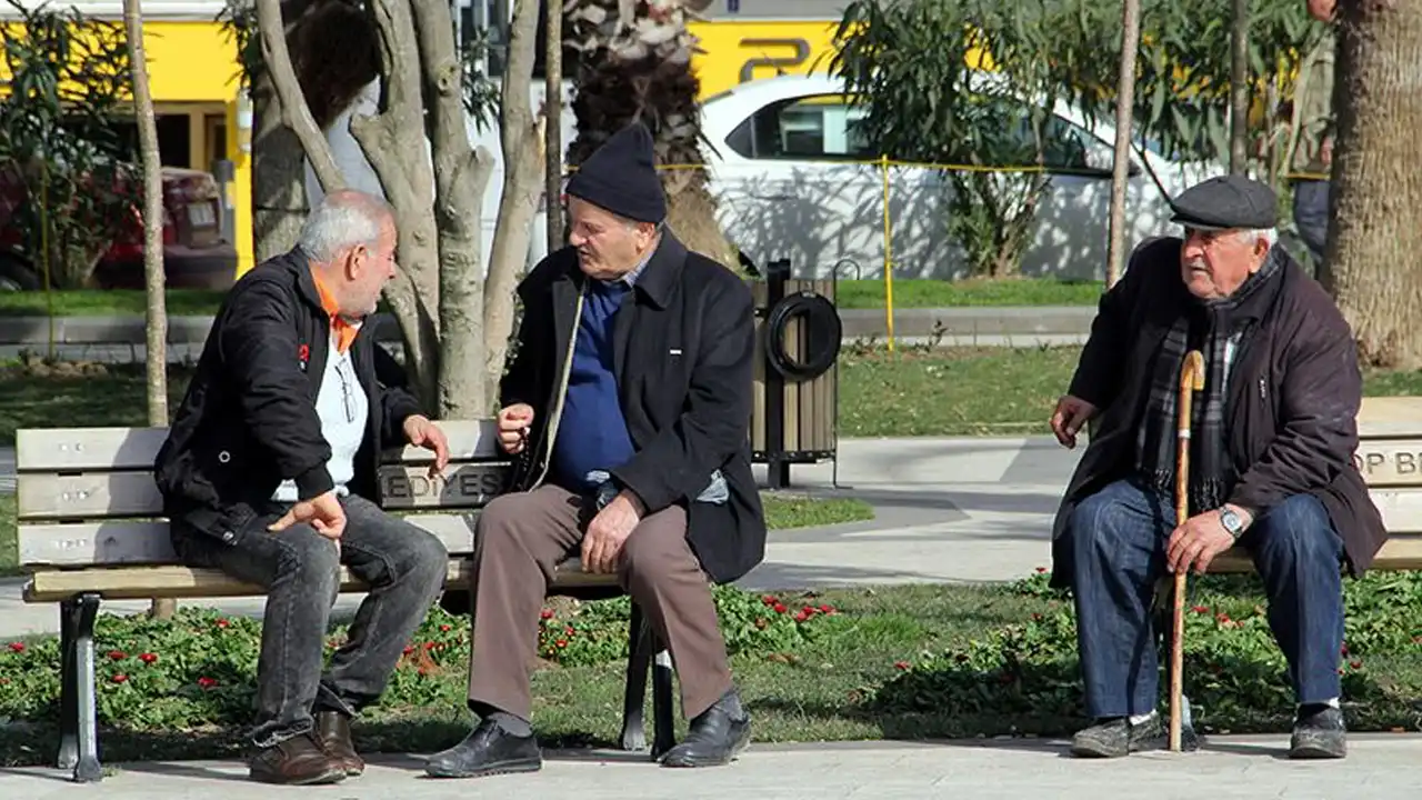 Erdoğan Emekli Zammı İçin Tarih Verdi: Emekliye Ara Zam Olur Mu? Emekliler Için Hangi Adımlar Atılacak?