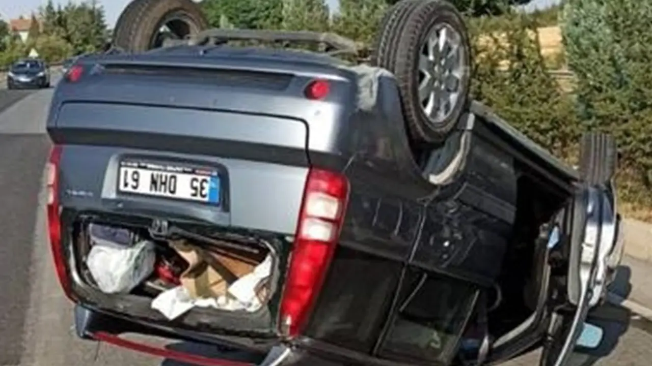 Uşak Banaz'da Bir Araç Şarampole Yuvarlandı!