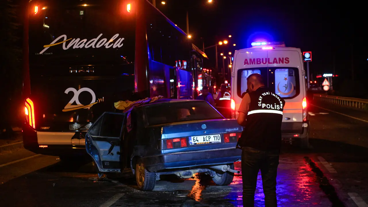 Duran Otobüse Arkadan Çarptı Hayatını Kaybetti