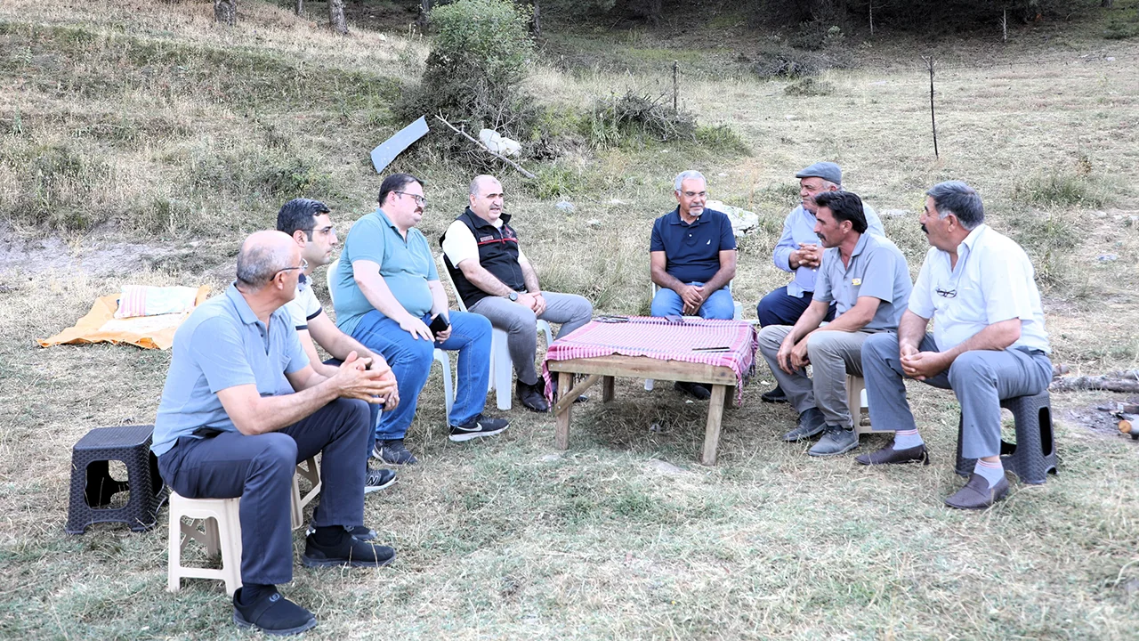 Tarım İl Müdürü Nihat Ağan, Paşacık Köyü'nde Yörük Ailesini Ziyaret Etti
