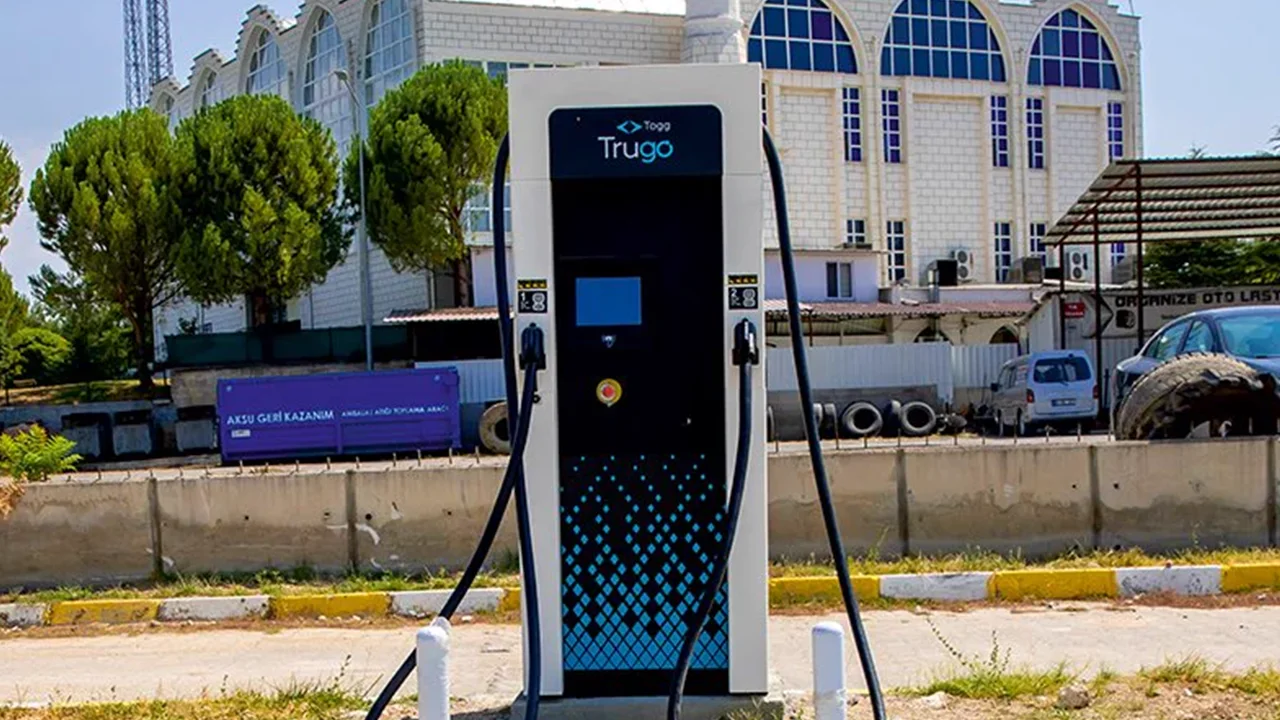 Uşak'a TOGG'un Elektrik Şarj İstasyonu Kuruldu