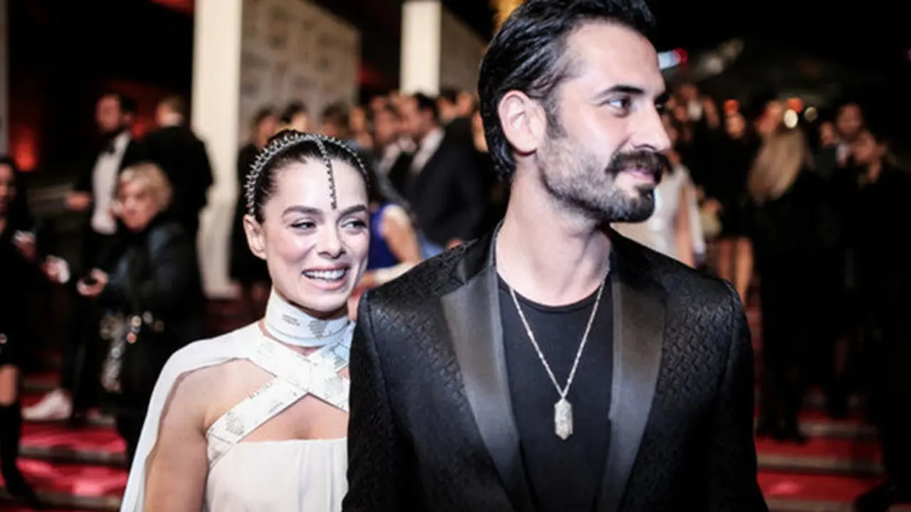 Özge Özpirinçci- Burak Yamantürk Çifti Aşk Tatilinde: Kız Babaannede, Onlar Serin Sularda!