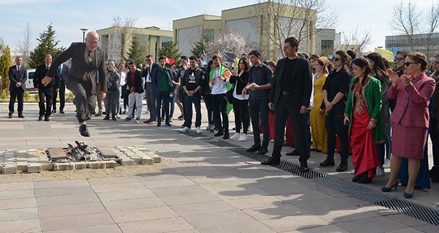 Nevruz Bayramı Uşak Üniversitesi'nde Coşkuyla Kutlandı
