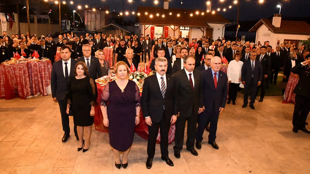 Uşak'ta 30 Ağustos Zafer Bayramı 101. Yıl Dönümü Geleneksel Balo İle Kutlandı...