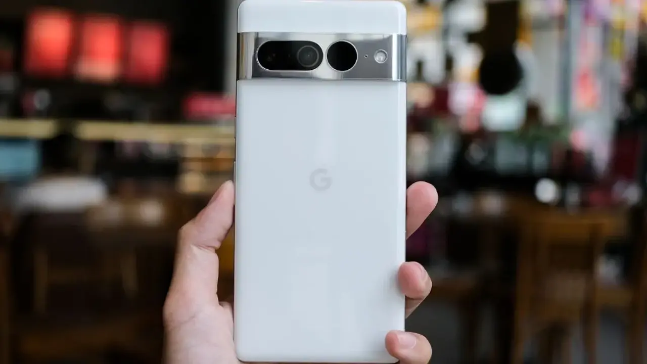 Google Store'da Pixel 8 serisi heyecanı: Pixel 8 Pro'nun tasarımı ortaya çıktı