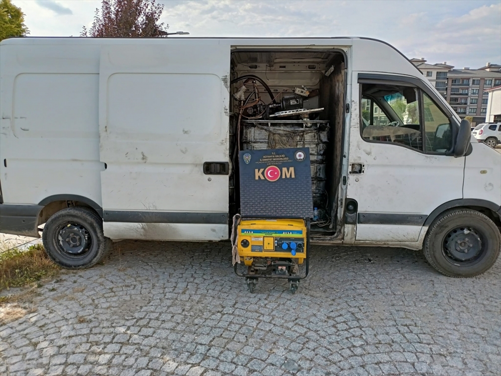 Kütahya'da kaçak akaryakıt operasyonunda 3 şüpheli yakalandı