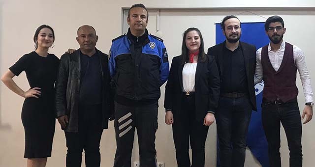 Uşak üniversitesi öğrencilerinden 'koruyandan korkma' kampanyası