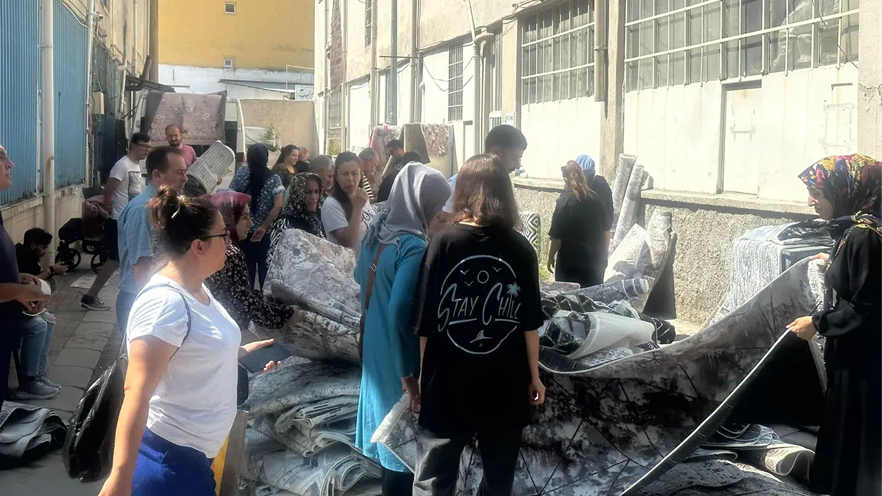Uşak Eski balık pazarı adeta BİT pazarına dönüştü! Vatandaş: Nerede bu belediye kardeşim?