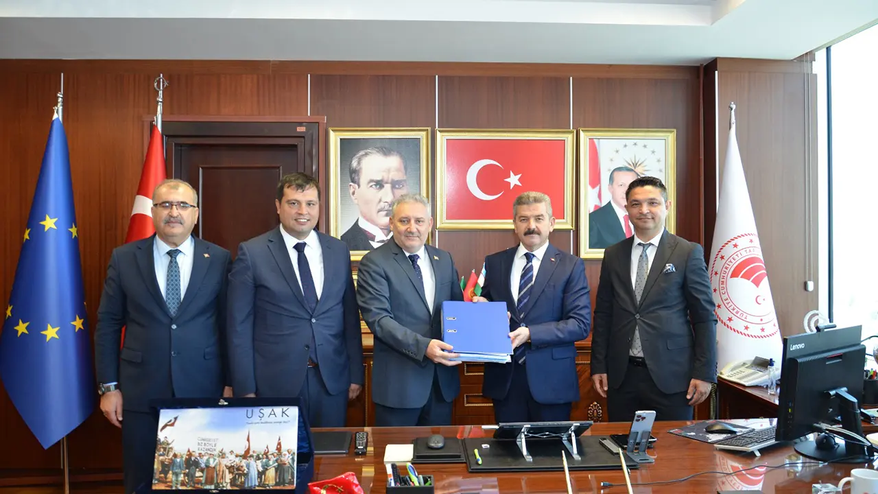 Uşak Banaz'a Jeotermal Sera Tarımı Organize Sanayi Bölgesi kuruluyor. Dosya teslim edildi...