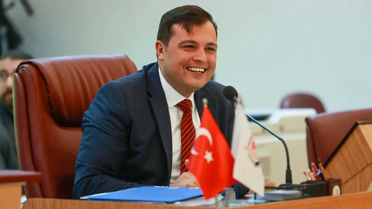 Ankara'da İstanbul'da, İzmir'de yağarsa suçlu belediye ,Uşak'ta yağarsa suçlu yağmur..!