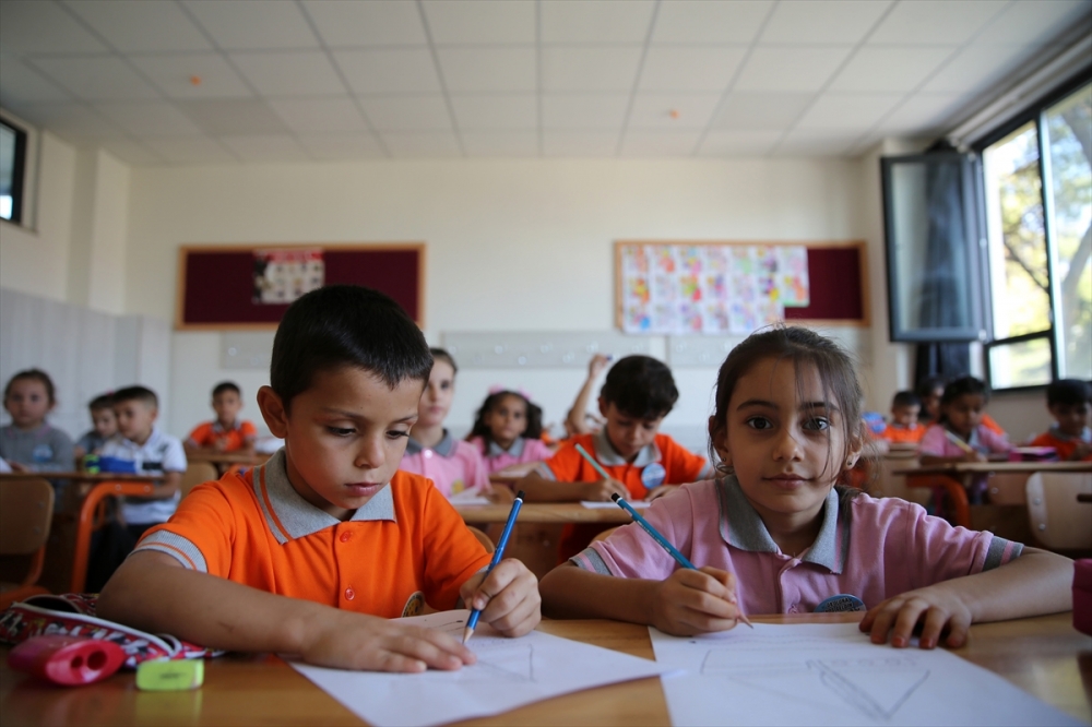 Uşak'ta yeni eğitim öğretim yılı başladı